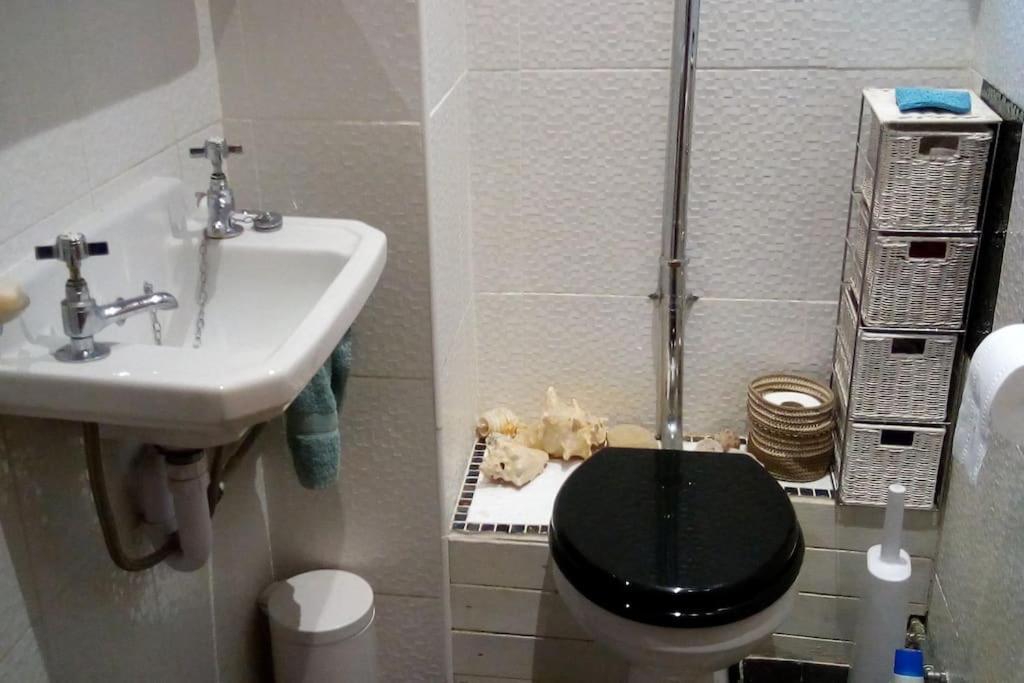 1 Bedroom In Islington Zone 2 *